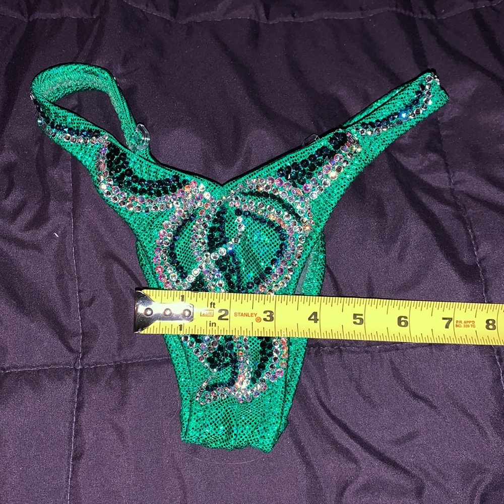 New NPC Figure Competition Suit 👙 - Picture 7 of 11
